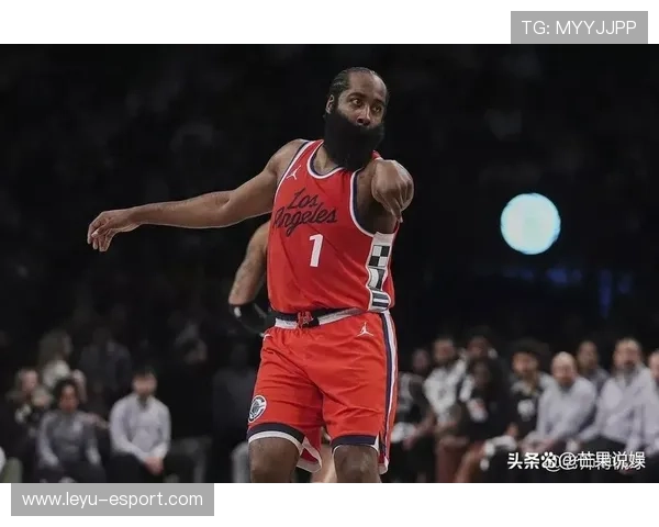 伦纳德中距离一击终结悬念，快船庆祝胜利