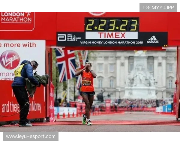 伦敦马拉松选手冲破纪录,赛事精彩纷呈,伦敦马拉松视频全程回放