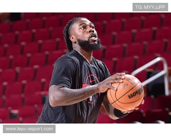 勇士旧将逆袭成雄鹿核心，签约成传奇