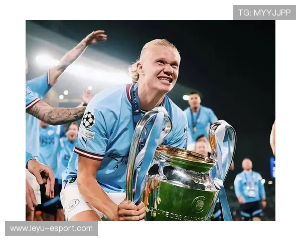 哈兰德横敲皮球制造错位,挪威前场机会频繁