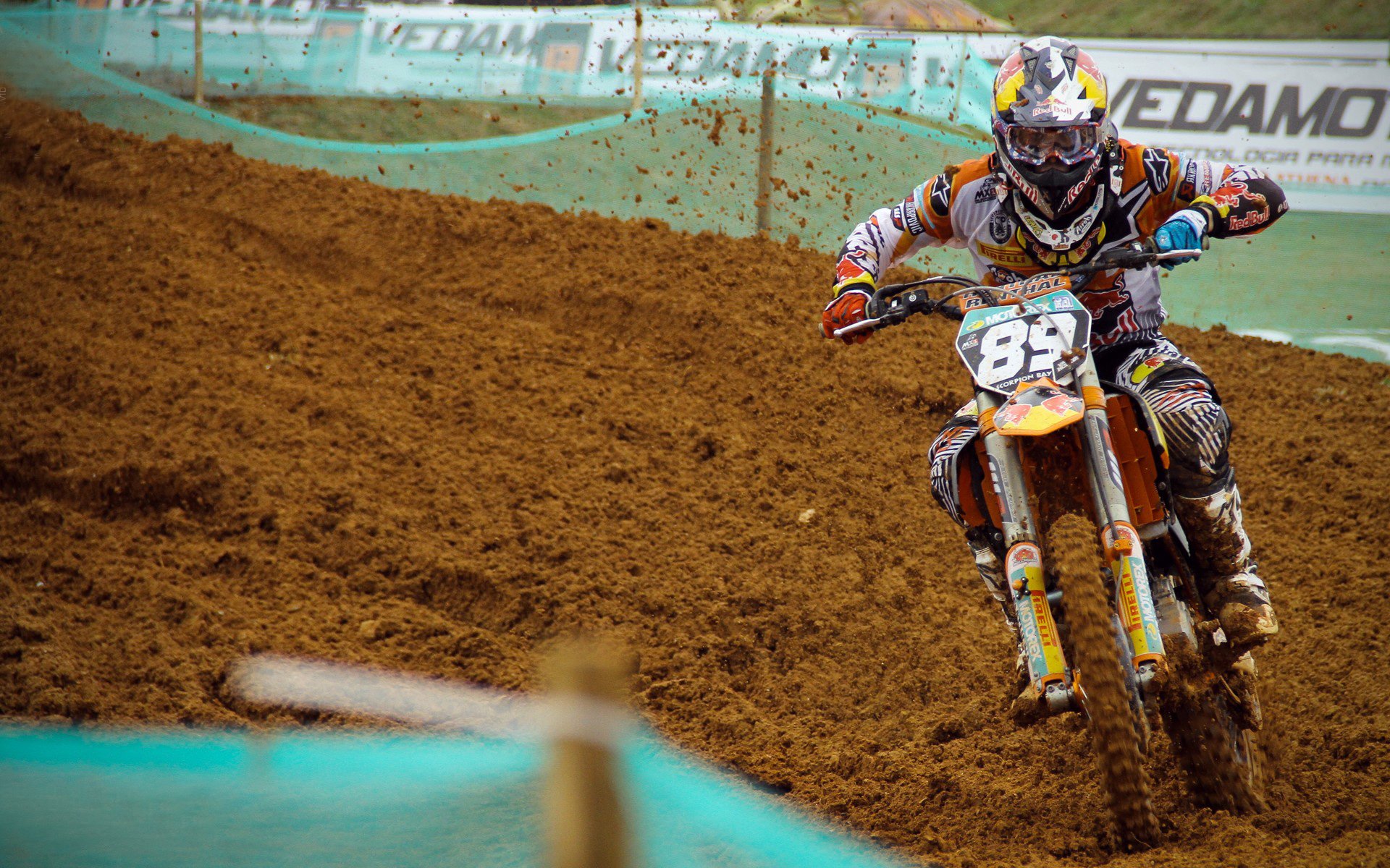 基层足球缺乏长效机制，足球训练存在的问题