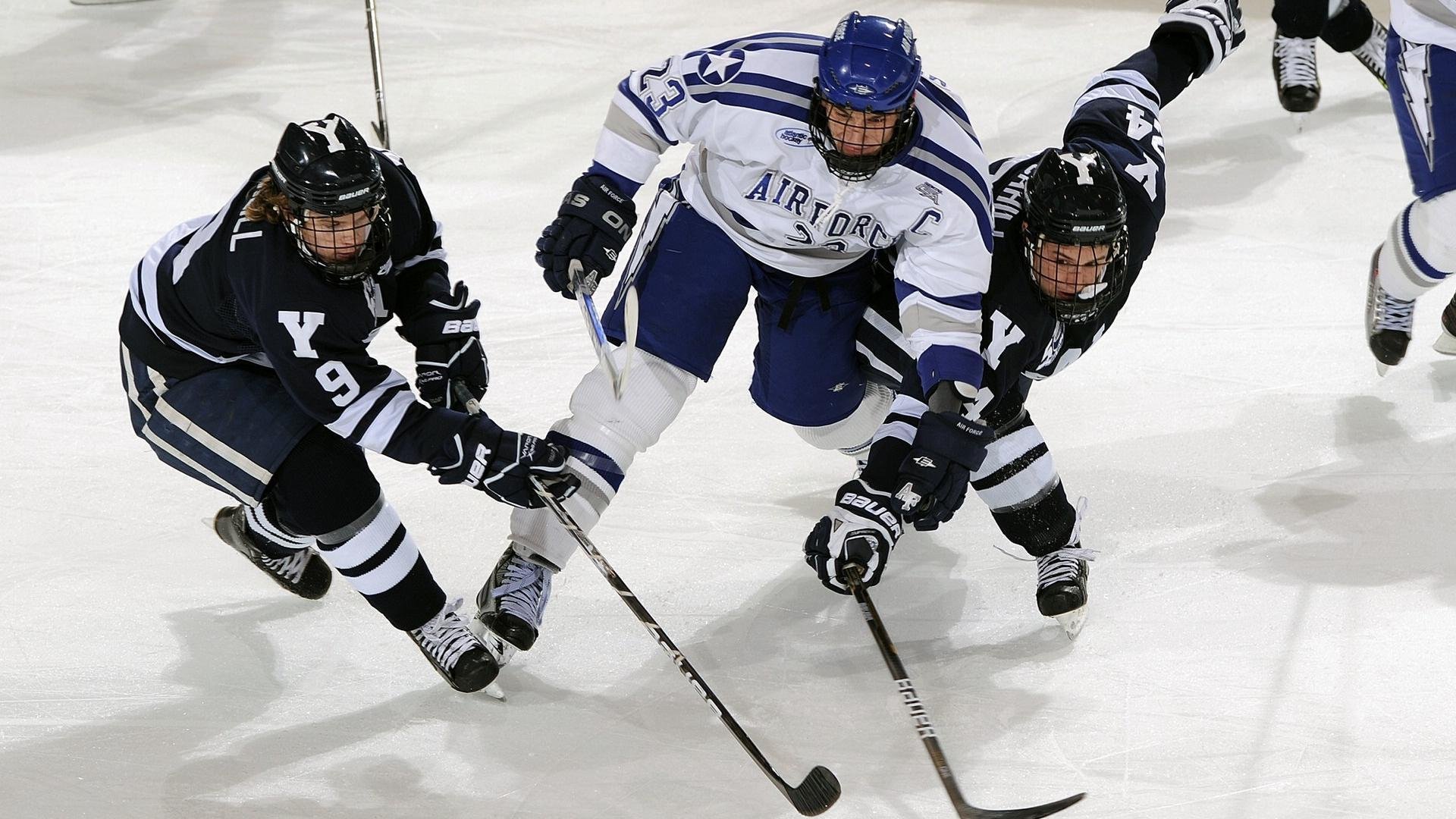 电子竞技足球产业快速崛起，成为新兴体育产业的重要组成部分，电竞足球项目